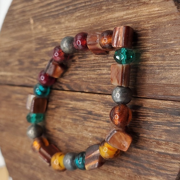 B2127 mother of pearl dyed colorful nugget bracelet - Picture 1 of 3